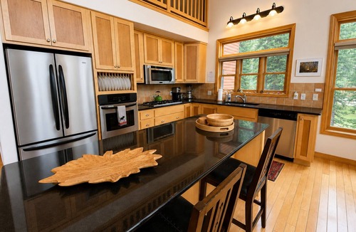 Columbine Lake Cabin | Spacious Lodge with Pond just 1 Mile to Purgatory Ski Resort
