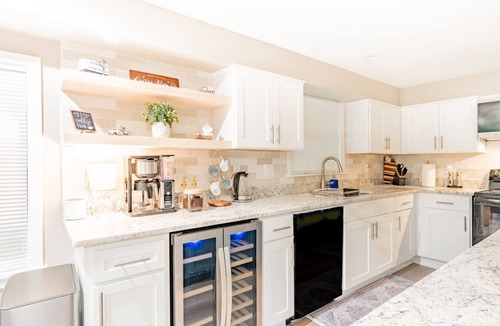 Southaven Villa | Spacious Lower-Level Retreat - Modern & Comfortable