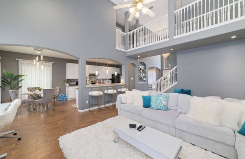 Clodine House | Spacious Luxury 5BR Home Game Room Near Safari Event Center