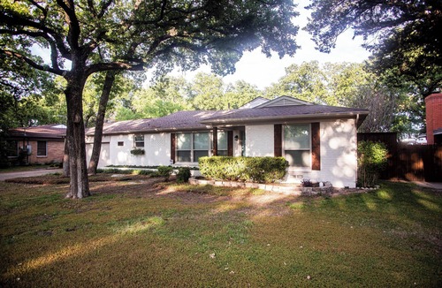Irving House | Spacious luxury home in Irving- perfect for groups, families, and Texas getaways