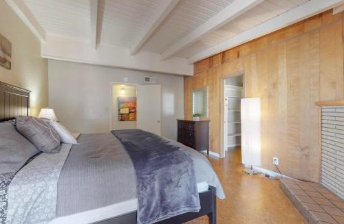 Highland Business Apartment | Spacious Nob Hill duplex, 6 bedrooms, sleeps 12