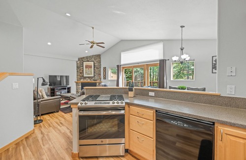 Wildernest House | Spacious & Quiet 6 BR w/Heated Garage Cutty Sark #1 & #2 Combo