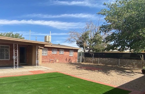 El Paso House | Spacious residential 3 bed 1 story w/ big backyard