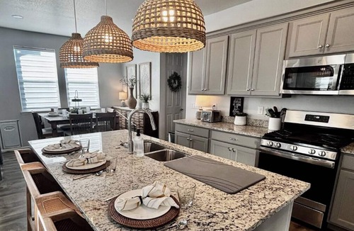 Centerra House | Spacious Retreat for 16+ w/Hot Tub, Waterfall & Open Living