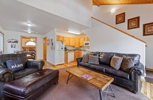 Fall River Estates Condo | Spacious Riverfront Retreat Private Hot Tub