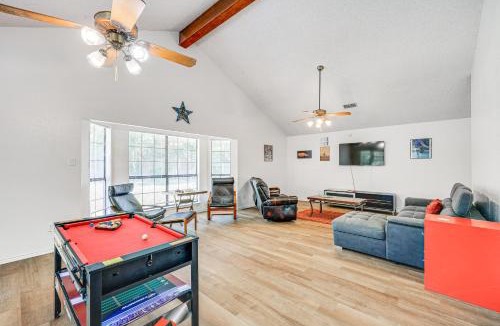 North San Antonio - SAT House | Spacious San Antonio Home: Google Fiber, Game Room