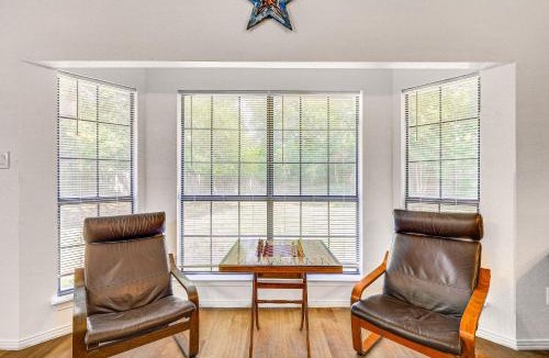 North San Antonio - SAT House | Spacious San Antonio Home: Google Fiber, Game Room