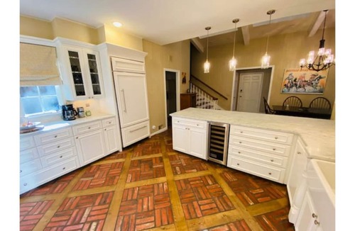Lubbock House | Spacious & Stylish House