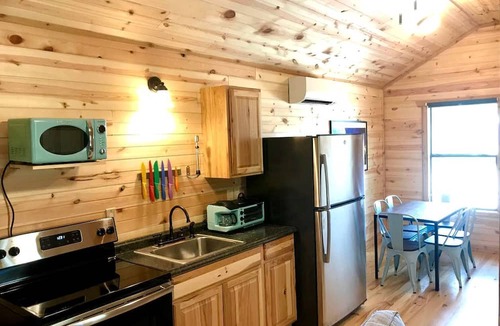 Mason Cabin | Spacious Texas Hill Country Cabin Ideal for Weekend Getaways from Austin