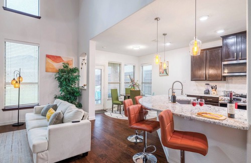 Little Elm House | Spacious, Universal Kids< 10mins, Gameroom, 18 ppl