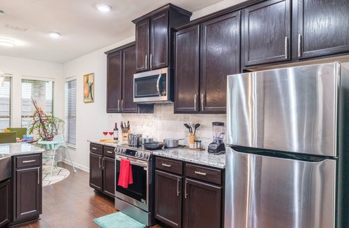 Little Elm House | Spacious, Universal Kids< 10mins, Gameroom, 18 ppl