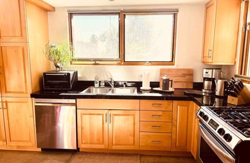South Capitol Apartment | Spacious Urban Design 2 story Loft w/Yoga/meditation space; Railyard District