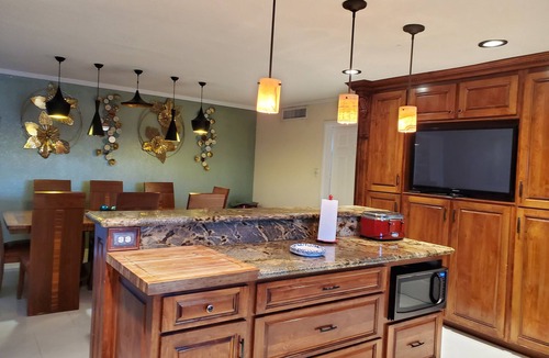 El Paso House | Spacious west el paso 19 minutes from Fort Blss & Airport sleeps 8, pet welcome