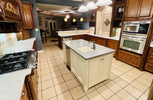 Elgin House | Spacious with Spectacular Views near Fort Sill, Medicine Park, Lawton and Elgin!