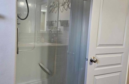 Pasco House | spare luxury room available Tri-Cities West Pasco WA
