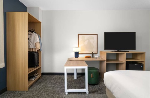 Parker Hotel | Spark by Hilton Parker Denver SE