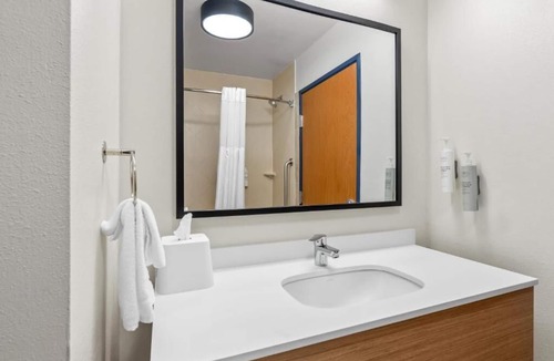 Shawnee Hotel | Spark by Hilton Shawnee