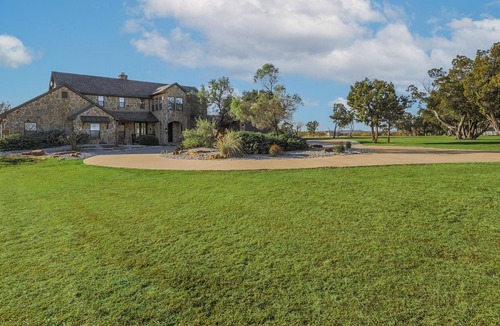 Palo Pinto County House | SPARKLING POOL Gorgeous 6 Bed 5 Bath on 3 Acres