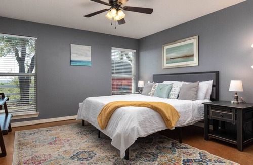 River Oaks House | Special Offer! Glorious View Home near FW Stockyards Dickies AT&T