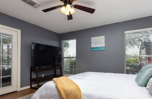 River Oaks House | Special Offer! Glorious View Home near FW Stockyards Dickies AT&T
