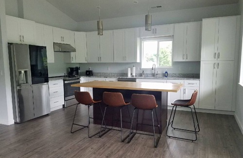 Tonasket Ski Chalet | Spectacle Lake Waterfront Retreat Chalet