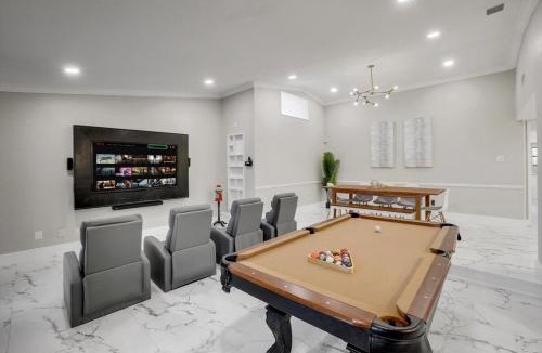 Northeast Carrollton House | Spectacular 4BR 2B Home with Pool and Grill