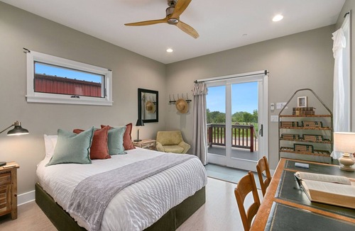 Fort Collins House | Spectacular Home in Peaceful Area – Vineyard Views