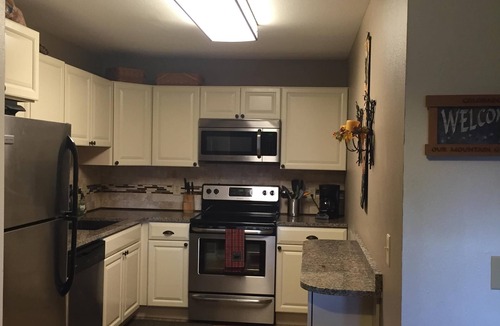 Mountain House Condo | Spend time in paradise. Warm days, refreshingly cool summer nights. 2bed,2bath