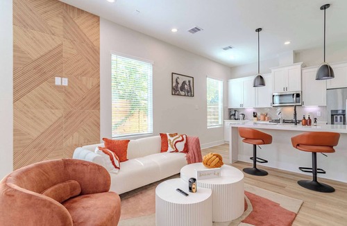 Spring Branch Central House | Spring Branch 3BR - Mins to CityCentre