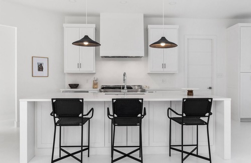 Arp House | Spring & Summer Luxury: 5-Bed CasaBlanca Retreat w/Pool & Hot Tub