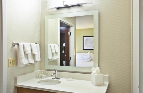 Greenwich Hotel | Springhill Suites by Marriott Wichita East At Plazzio