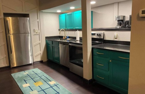 Unionville Hotel | Square View Inn Suite 3