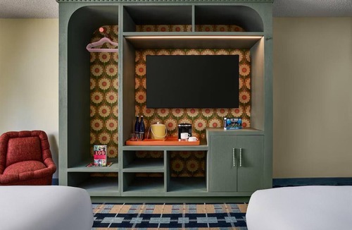 Downtown Denver Hotel | Stay Central Denver | Pop-Art Decor & Friendly Vibe | Near Coors Field & Shops