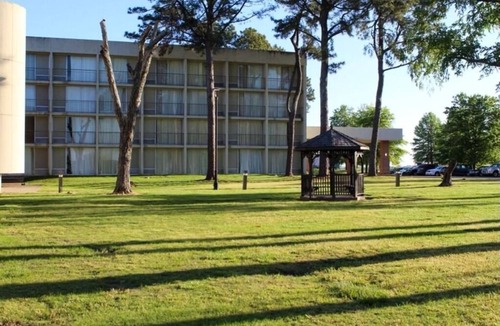 Olive Branch House | Stay with us for a warm southern hospitality. Free homecooked buffet Breakfast.