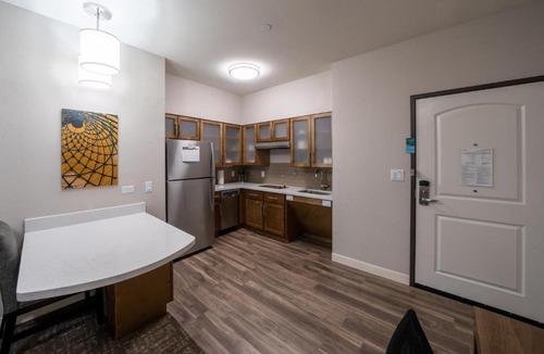 Baytown Hotel | Staybridge Suites Houston East - Baytown by IHG