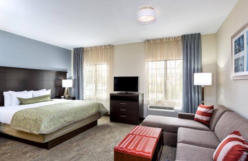College Station Hotel | Staybridge Suites College Station by IHG