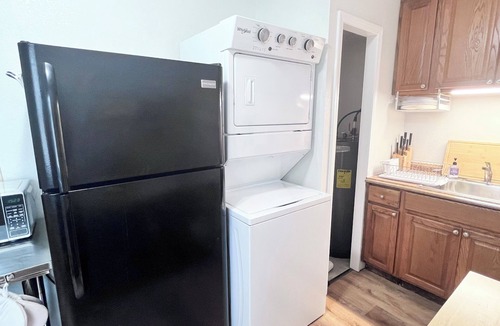 Kirksville Apartment | StayClose- 30+ days, pets, ground lvl, Queen apartment Rocky Court PINK