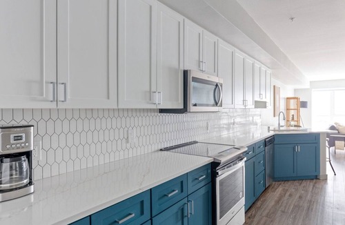 South Lake Union Apartment | Stellar SLU 1BR w/ Gym & Parking, walk to Space Needle, by Blueground