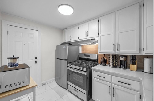 Westport Apartment | Steps from KU MED: Renovated Haven Perfect for Long Stay