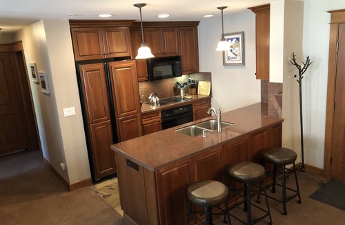 Copper Mountain Village Condo | Steps from Lift - Premium 2 bed and 2 bath condo in Mill Club