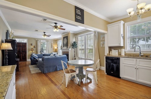 Pass Christian House | Steps From Sand! BEACH VIEW, 1 Blk to Park, 2 Blks to Restaurants, Pet Friendly.