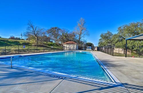 Granbury House | Steps to Lake! Charming Cabin: Pool Access & Decks