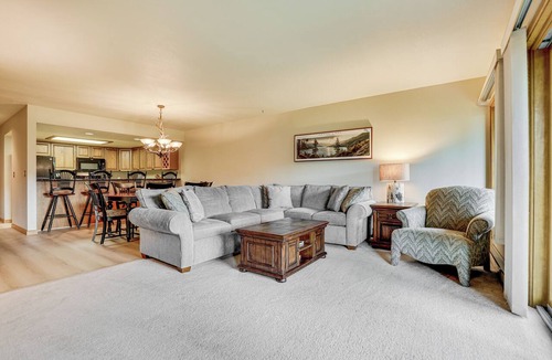 Grand Lake Apartment | Steps to Shadow Mountain Lake: Grand Lake Condo