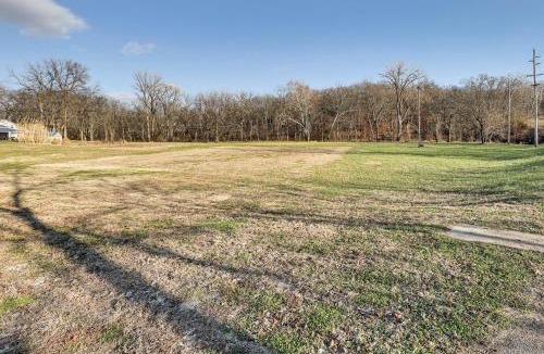 Holt House | Steps to Winery! Updated Farmhouse in Holt