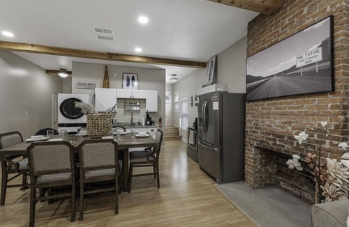 Fort Worth Cottage | Stockyards- 4min Pet Friendly 3BR Luxe Gem