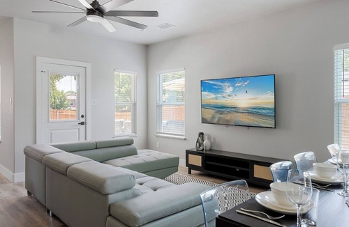 Fort Worth House | Stockyards Downtown FW Dickies Arena TCU Sleeps 16