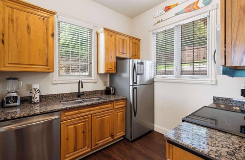Indian Point Condo | Stone Cliff Relaxation w/Resort Amenities!