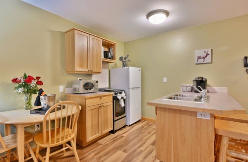 Estes Park Hotel | Stonebrook Resort - Adults Only