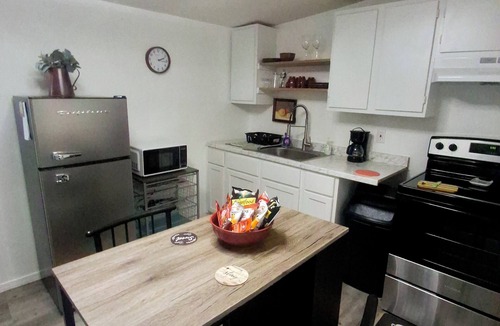 Redwood Apartment | STUDIO 5 to 10 MIN DRIV TO RIVER/HOSPITAL/TOWN, 10 TO TX STATE UNIV