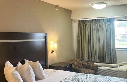 Dallas Hotel | Studio 6 Suites Dallas. TX - Loop 12 West